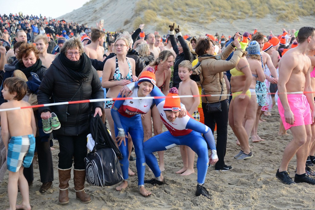 ../Images/Nieuwjaarsduik Nederzandt 2015 023.jpg